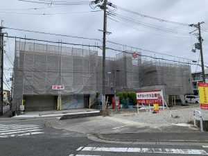 西宮市の賃貸マンションの全面改修工事が始まりました。