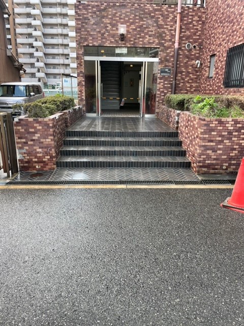 大阪市住吉区　ハイツAマンション　床タイル張替工事